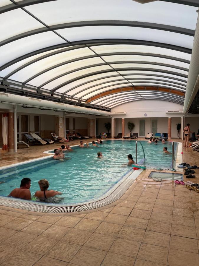 Апартаменти Franci Wellness *